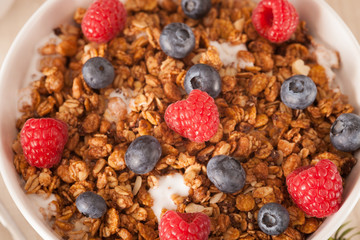 muesli with berries