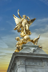 Victoria Monument in front of Buchingam Palace, London - obrazy, fototapety, plakaty