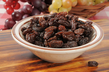 Bowl of raisins