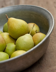 Pear fruits in bowl