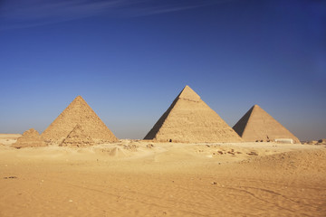Fototapeta na wymiar Piramidy w Gizie, Kair