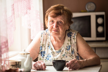 Portrait an elderly woman