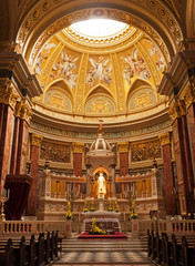 Fototapeta na wymiar Budapest, high altar of the Saint Stephen Basilica