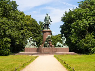 bismarck statue in berlin