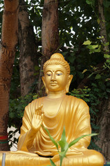 Obraz premium Golden buddha statue in a temple in Udon Thani