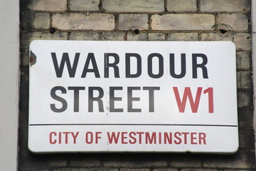Fototapeta na wymiar Wardour Street w Londynie słynny adres