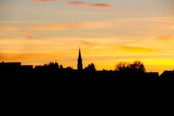 Silhouette von Dorf