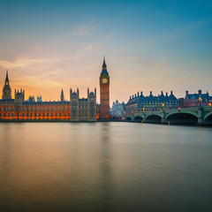 Fototapeta na wymiar Houses of Parliament w nocy, London