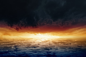 Fototapeta na wymiar Dramatyczna słońca