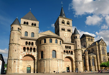 Naklejka na ściany i meble Trier - Trewir Katedra Świętego Piotra i kościół Matki Bożej widzenia ogólnej
