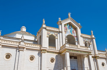 Fototapeta na wymiar Katedra Manfredonia. Puglia. Włochy.