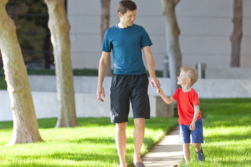 Obraz premium family in the park
