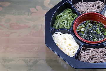 日本食べ物・三色つけ麺・そば・細うどん