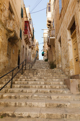 Fototapeta na wymiar Maltese narrow street