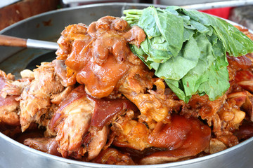 Pork leg pot stewed with five spices