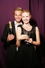 Schickes Paar will feiern