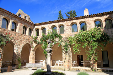 Obraz premium La Chapelle de Sainte-Roseline, Provence, France