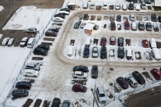 parking with many cars in winter