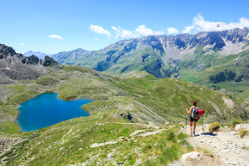 Fototapeta na wymiar Rysowanie w Montagna verso il lago