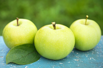 apples
