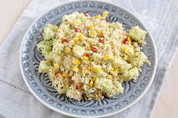 Couscous Salat mit Mais und Chili