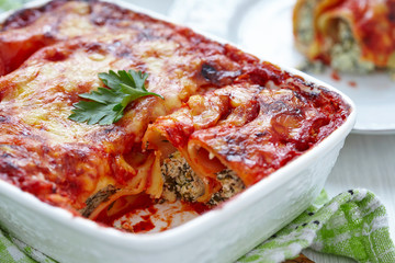 Cannelloni with spinach and ricotta