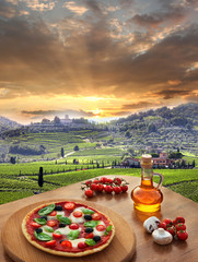 Fototapety  Włoska pizza w Chianti, krajobraz Toskanii, Włochy