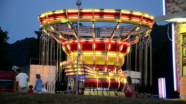 Calcinculo Swing ride