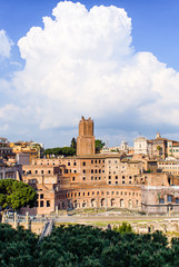 Fototapeta na wymiar Torre delle Milizie i Forum Trajana