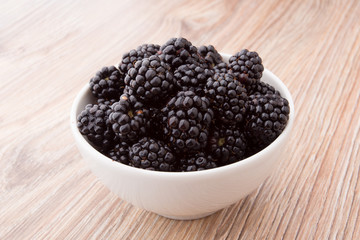 Blackberries in bowl