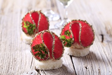 Salami canapes
