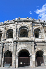 Fototapeta na wymiar arènes de Nîmes