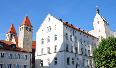 Fototapeta na wymiar budynki w starym mieście Ratyzbona, Niemcy
