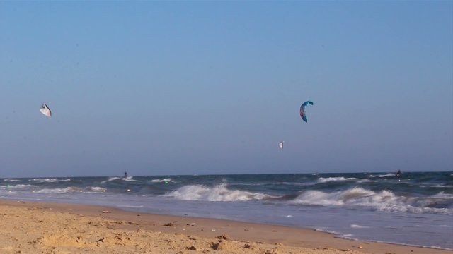 Kitesurf Down Wind and Free-Stile