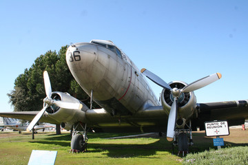 Naklejka na ściany i meble Avion Bimotore Douglas DC-3 Skytrain
