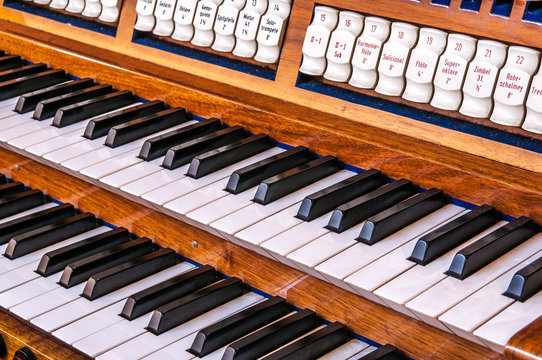 2207 Orgel