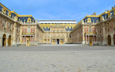 Fototapeta na wymiar Fasada pałacu Versailles - Francja