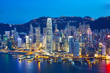 Poster Hong Kong skyline at night © leungchopan
