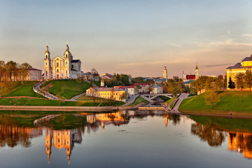 Fototapeta na wymiar Widok na miasto z Witebska na Białorusi