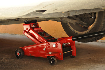 Hydraulic car jack