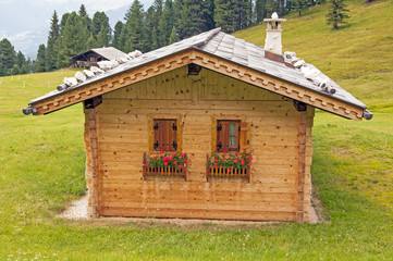 baita sulle dolomiti,sudtirol,Italia