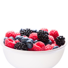 Schale mit Beeren