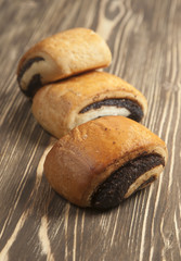Buns with poppy seeds