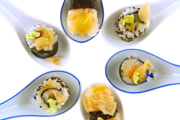 sushis, bouchées japonaises, wasabi, gingembre