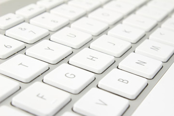  白い英字キーボード