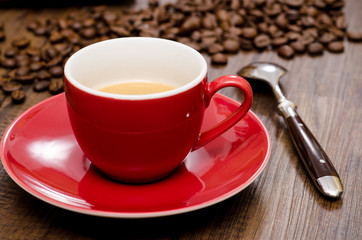 Nahaufnahme rote Tasse Espresso