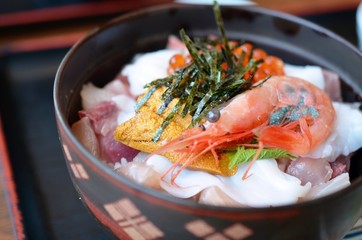 海鮮丼