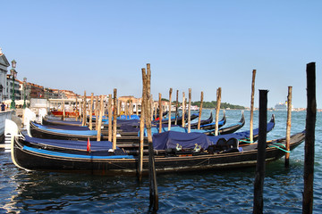 Venetian gondola © jelenaaloskina