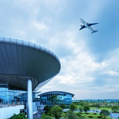 Cercles muraux Aéroport Shanghai Pudong Airport's aircraft