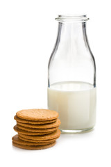 almond cookies with milk